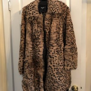 DKNY Faux Fur Leopard Coat size P new with tags